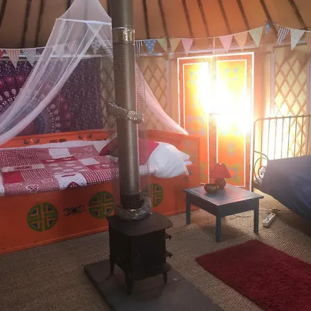 Yourte Sobaka Remote Yurt In The Mountains